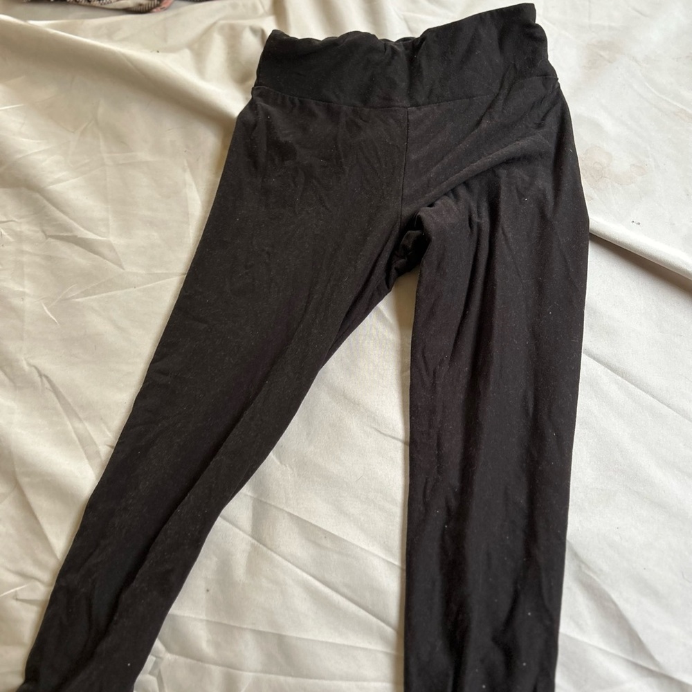 Black capris